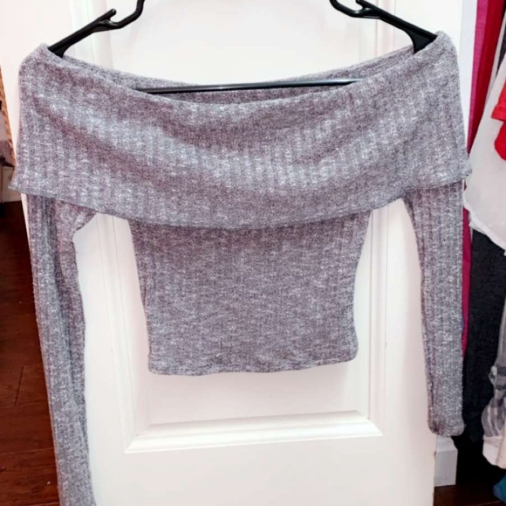 Long sleeve crop top